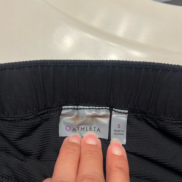 Athleta black skort with two zippered pockets - Picture 2 of 6